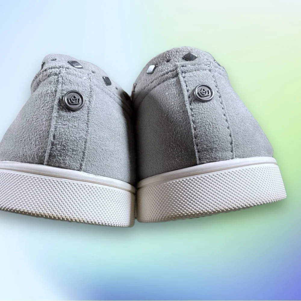 Spenco Women's Santa Barbara Rivet Sneaker Wid Dove Silver Gray Size 10D